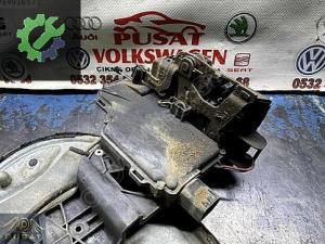 VOLKSWAGEN PASSAT B5 ÇIKMA SOL ARKA KAPI KİLİDİ