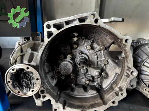Volkswagen Passat Şanzıman Komple çıkma parça