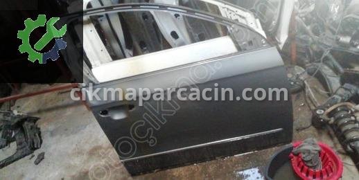 Volkswagen Passat Sağ Ön Kapı çıkma parça