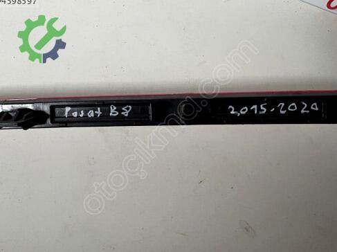Volkswagen Passat Reflektör 3G0945103D çıkma parça