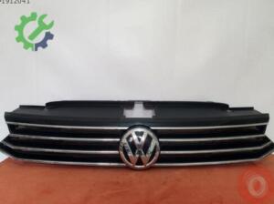 Volkswagen Passat 2022 Çıkma Ön Panjur (2. Adet)