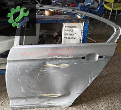 Volkswagen Passat Sağ Arka Kapı çıkma parça