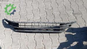 Volkswagen Passat 2015-2024 Çıkma Tampon Izgarası