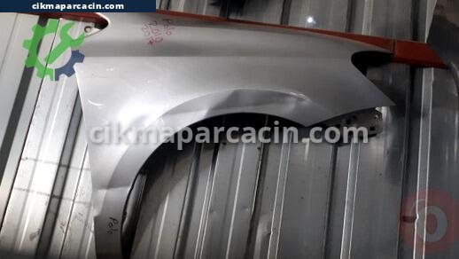 Volkswagen Polo Sağ Ön Çamurluk çıkma parça