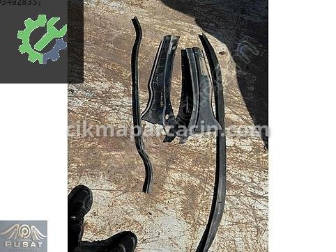 Volkswagen Polo Cam Önü Izgarası çıkma parça