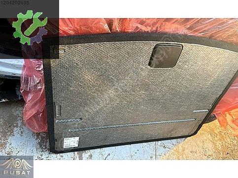 VOLKSWAGEN TİĞUAN ÇIKMA BAGAJ TABAN PANDİZOT KAPLAMA 5NA858855