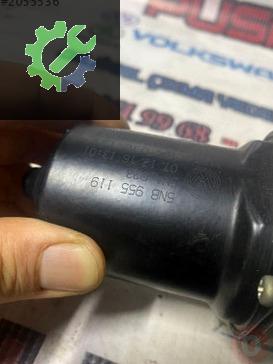 VOLKSWAGEN TİGUAN ÇIKMA CAM SİLECEK MOTORU 5NB955119