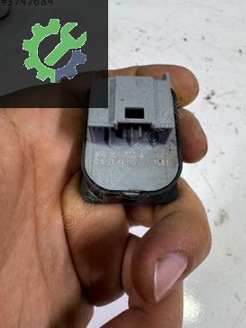 VOLKSWAGEN TİGUAN ÇIKMA ORJİNAL AYNA AYAR TUŞU 3G0 959 565 A