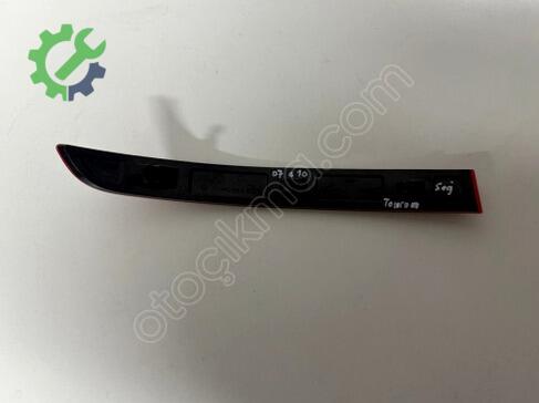 Volkswagen Touran Reflektör 1T0945106A çıkma parça