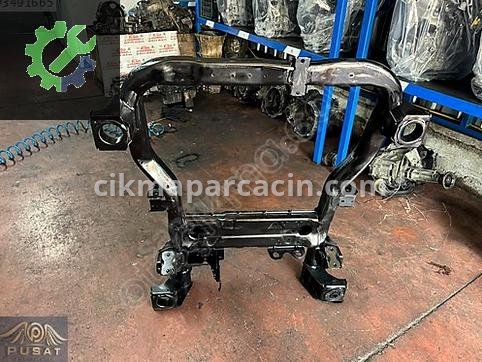 Volkswagen Transporter Radyatör Traversi çıkma parça
