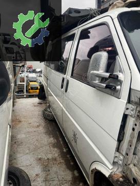 VOLKSWAGEN TRANSPORTER T 4 ÇIKMA SAG ÖN KAPI HATASIZ BEYAZ