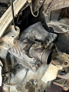 Volkswagen Transporter Hava Filtresi Kutusu çıkma parça