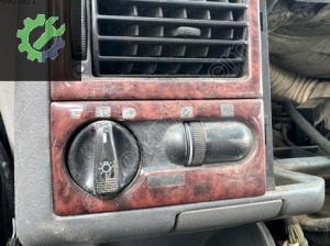 VOLKSWAGEN TRANSPORTER T4 ÇIKMA FAR AYAR DÜĞMESİ