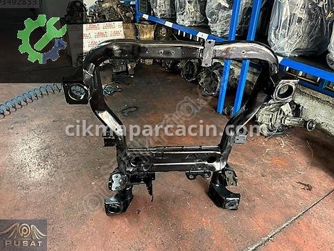 Volkswagen Transporter Radyatör Traversi çıkma parça