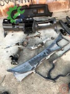 Volvo 850 Ön Cam Izgarası Çıkma