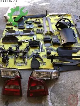 Volvo S80 Sol Ön Far çıkma parça