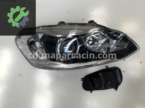 Volvo XC60 Sağ Ön Far çıkma parça