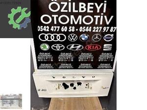 volvo s60 2006 2010 bagaj kapagı plastik olan .