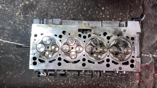 Volkswagen Passat Silindir Kapak BKPBKDBNM çıkma parça