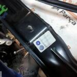 VW CADDY CAM KRİKOSU SOL ÖN 2K5837461
