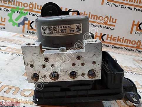 BMW 5 Serisi 5Q0614517CG çıkma parça