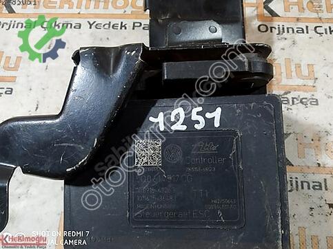 BMW 5 Serisi 5Q0614517CG çıkma parça