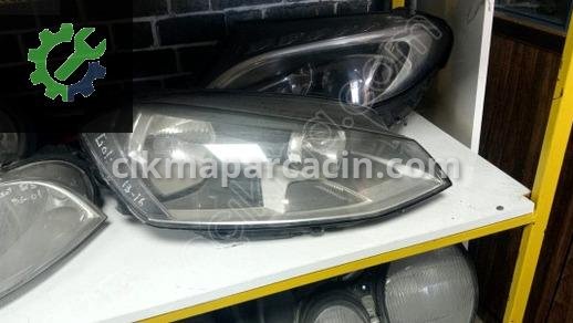 Volkswagen Golf Sağ Ön Far çıkma parça