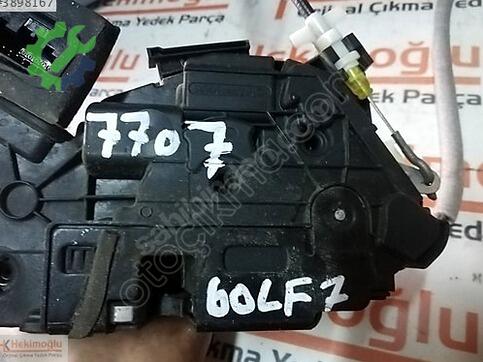 Volkswagen Golf 5K1837015E çıkma parça
