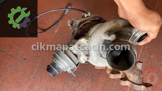 Volkswagen Jetta Turbo 03L 253 016 T çıkma parça