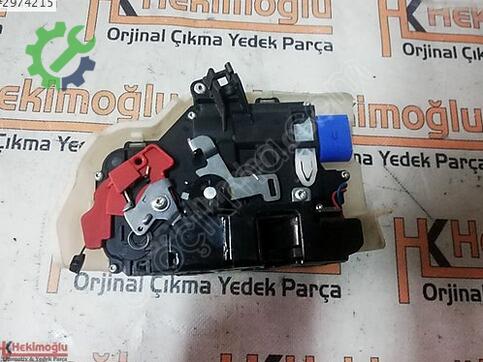 Mazda 3 3D1837015AB çıkma parça