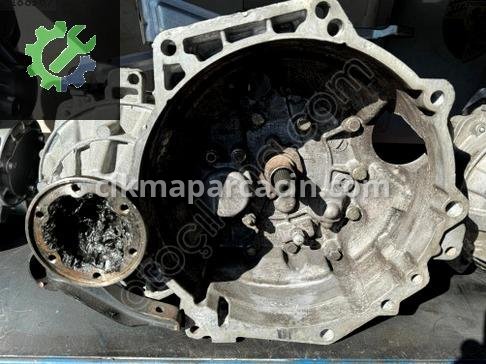 Volkswagen Passat Manuel Şanzıman çıkma parça