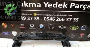 Vw passat b7 ön tampon demiri