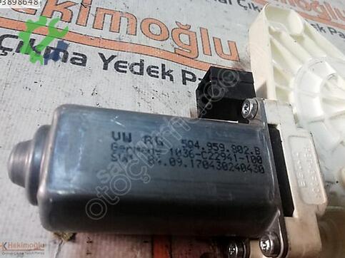 Volkswagen Passat 5Q4959802B çıkma parça