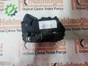 VW PASSAT B8 KAPI KİLİDİ SAĞ ÖN 5TA839016E