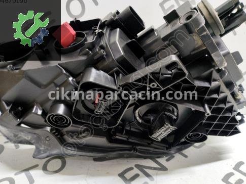 Volkswagen Passat Sağ Ön Far çıkma parça