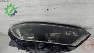 Volkswagen Passat 2023 Çıkma Far Sağ