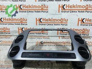 VW TİGUAN 09-16 GÖĞÜS ORTA ÇERÇEVESİ VE HAVA MENFEZLERİ