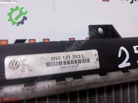 Volkswagen Tiguan Motor Su Radyatörü 5N0121253L çıkma parça