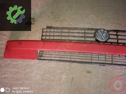 VW Transporter T4 Modeli İçin Ön Panjur Çıkma Parçası