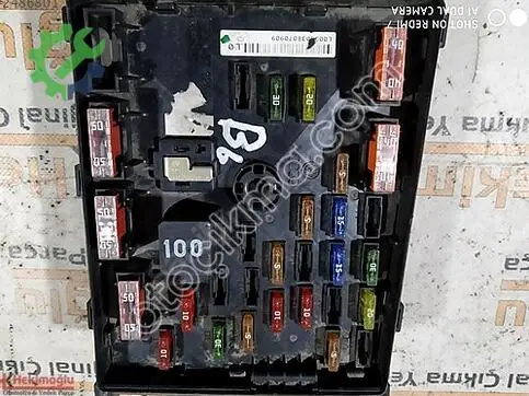 Audi 200 Serisi Sigorta Kutusu 300937125 çıkma parça