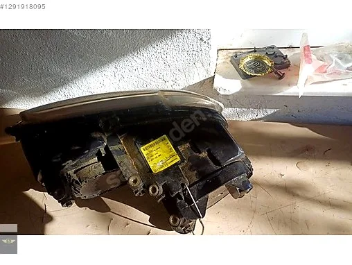 Volkswagen Caddy Sol Ön Far çıkma parça