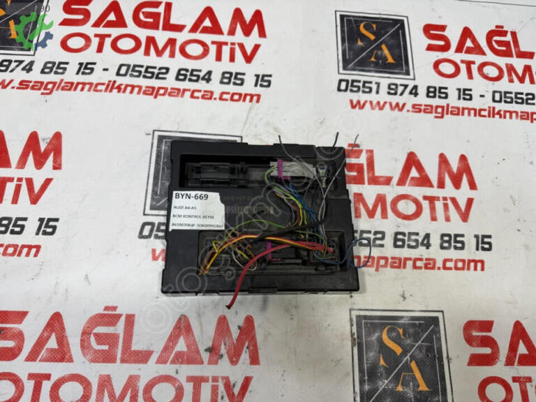 Audi A4 Beyni çıkma parça