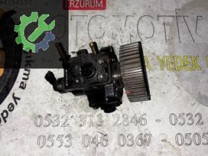 0055205935-0445010150 FİAT PUNTO CROMA 1.9 JTD Mazot pompası