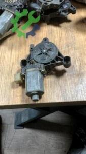 0130822717 audi a3 sağ ön cam motoru