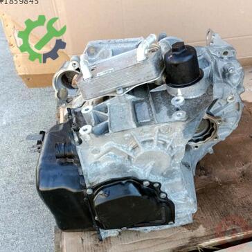 Volkswagen Jetta Şanzıman Komple 02E301103J çıkma parça