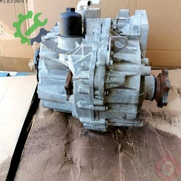 Volkswagen Jetta Şanzıman Komple 02E301103J çıkma parça