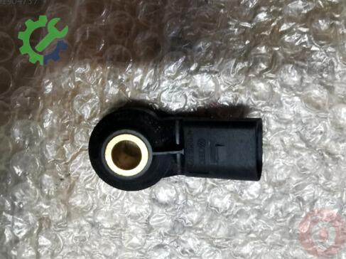 Volkswagen Passat Vuruntu Sensörü 030905377D çıkma parça