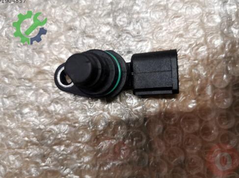 Audi A4 Eksantrik Sensörü 030907601 çıkma parça