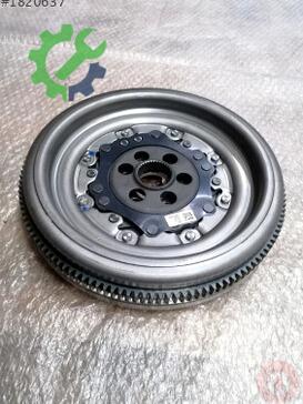Volkswagen Caddy Volant 03C105266F çıkma parça