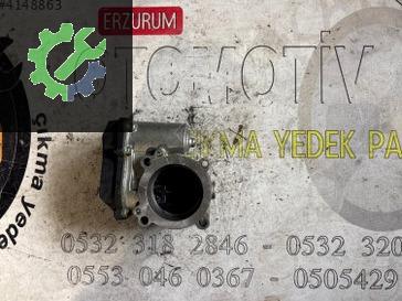Volkswagen Passat Gaz Kelebeği 03C133062T çıkma parça